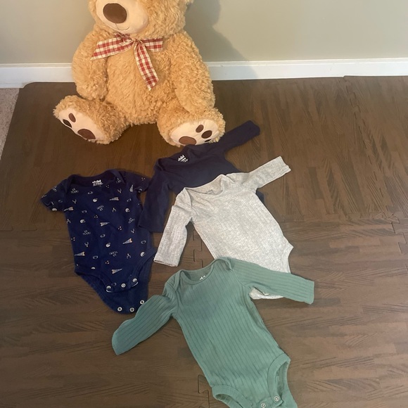 Bundle baby boy clothes. Carter’s - Picture 6 of 6